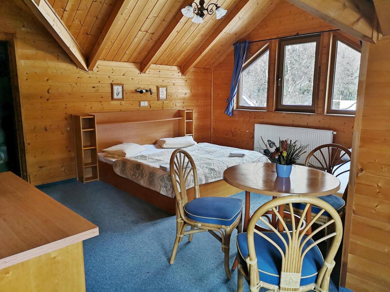 Bergzentrum Pam 야히모프 외부 사진